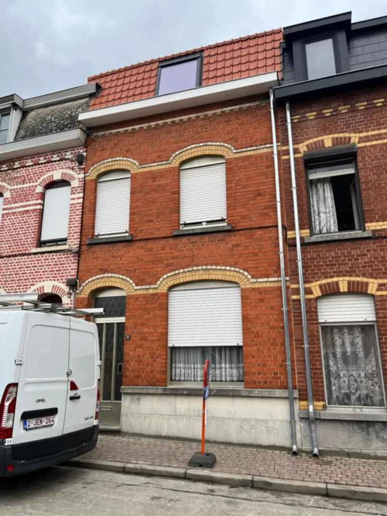 Exterior - Rijwoning to Renovate near Ronse Centre