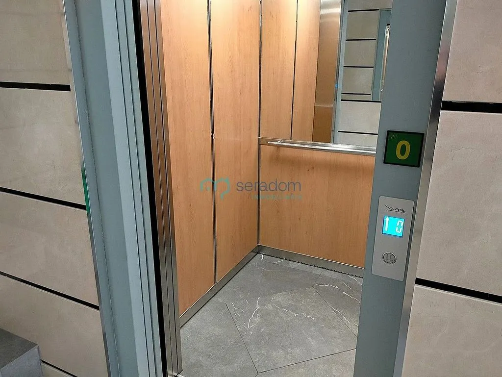 Entrée - Duplex with Ascender in Santurtzi