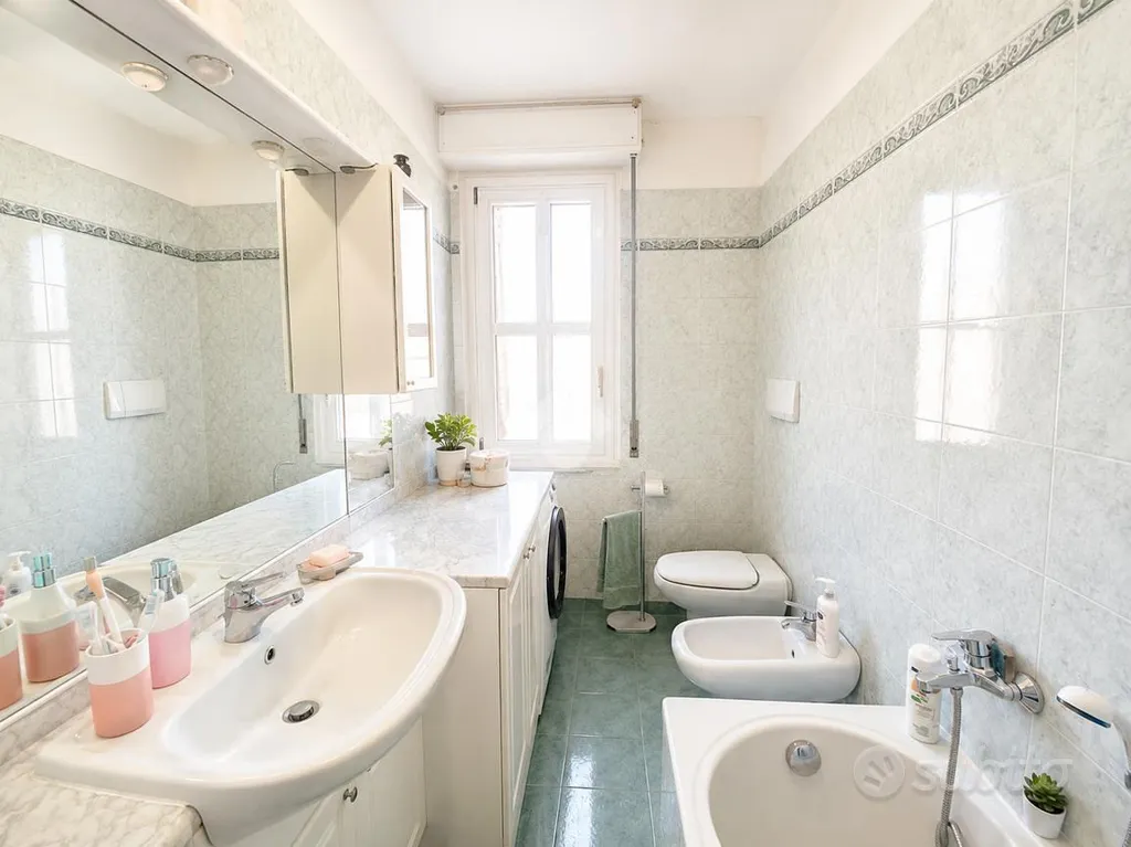 Vannitoad - Trilocale with Private Box in Cantù