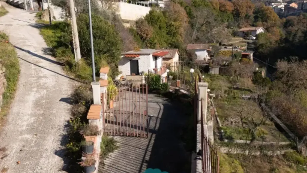 Villa with Garden in Poli