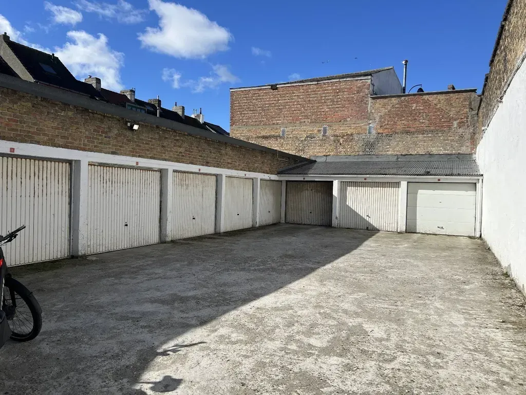 Extérieur - Garage avec Box à Oostende, Proche du Centre