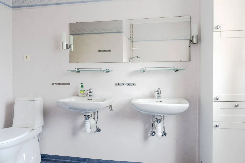 Salles de bain - Maison 8 pièces à Skellefteå kommun