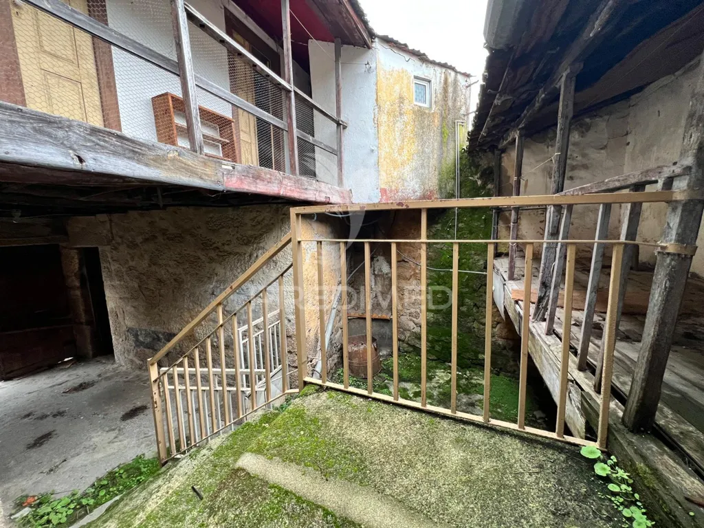 Pièces - Granite Cottage for Renovation in Pombal