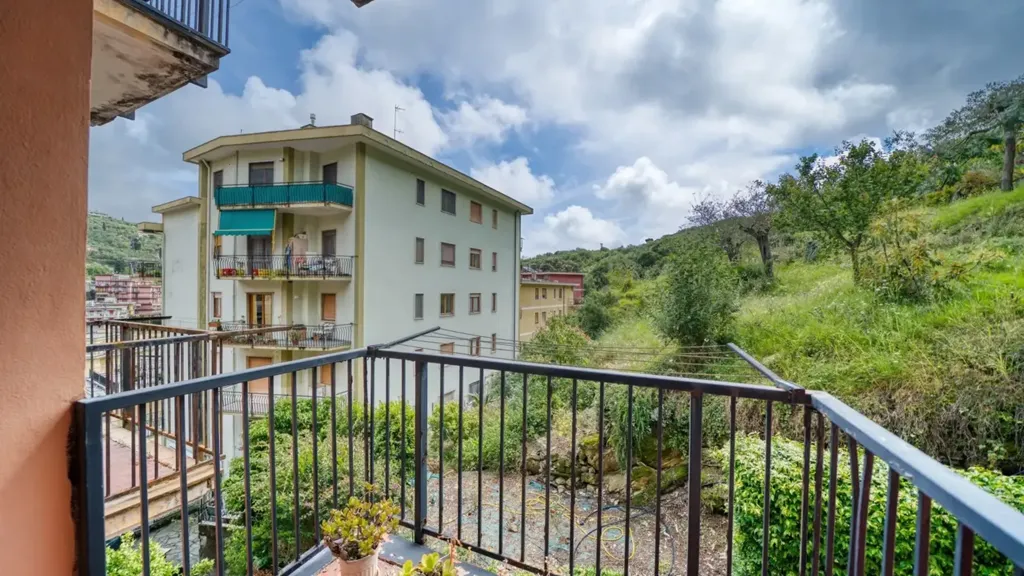 Rõdu - Spacious Duplex with Pools in Rapallo
