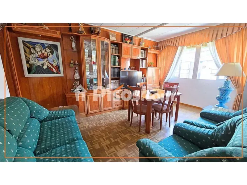 Soggiorno - Bright 3-Bedroom Flat with South View in Retiro
