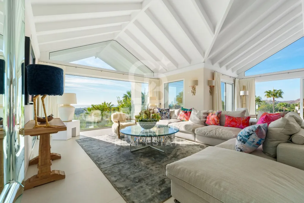 Elutuba - Contemporary Mediterranean Villa with Panoramic Views in Benahavís