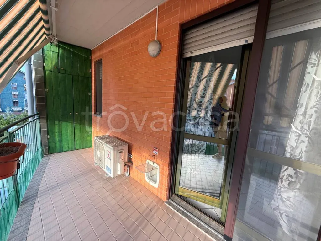 Balcone - Modern Studio with Balcony in Settimo Torinese