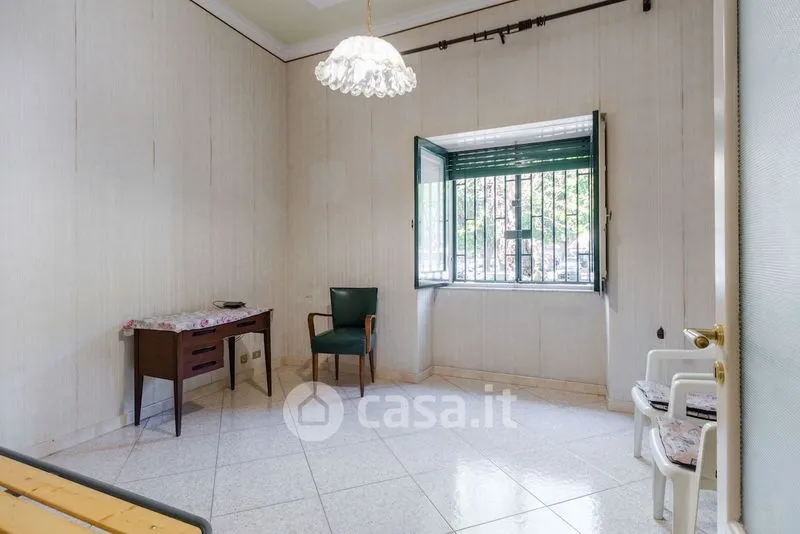 Bureau - 5-Bedroom Apartment with Balcony in Catania Centre