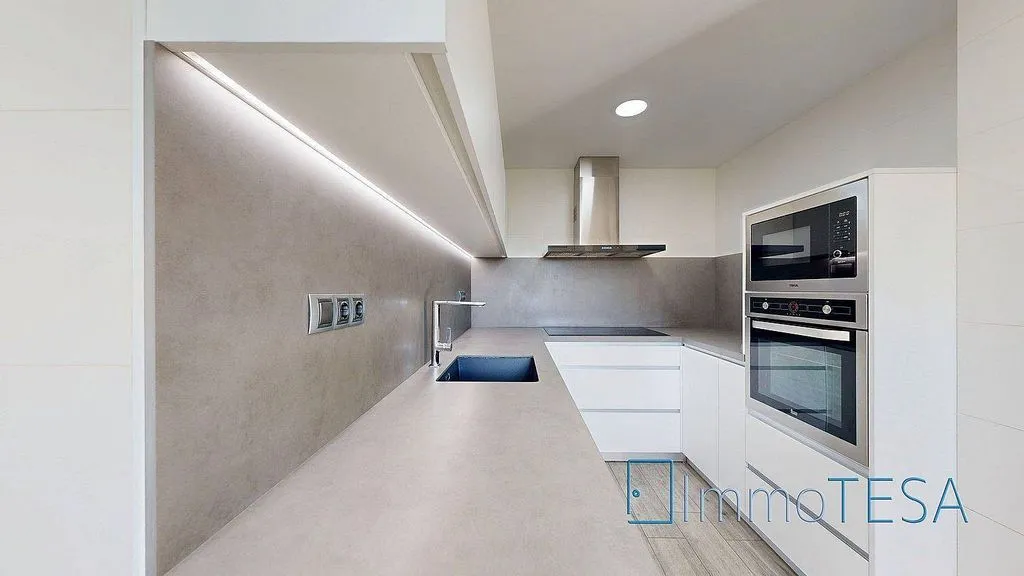 Cuisine - Apartment with Balcony in Parc d’Europa