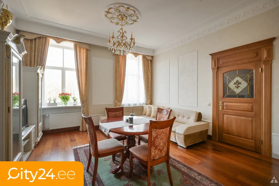 Sala da pranzo - Historic Apartment with Park View in Riga Centre
