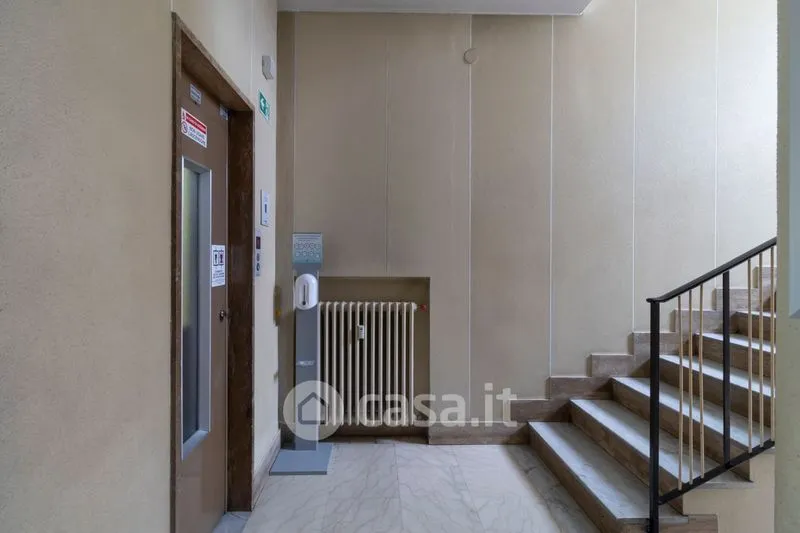 Esik - Brightly Lit Flat with Balcony in Milan