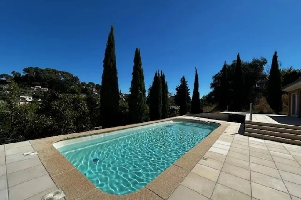 Bassein - Contemporary Villa with Pool in Mougins
