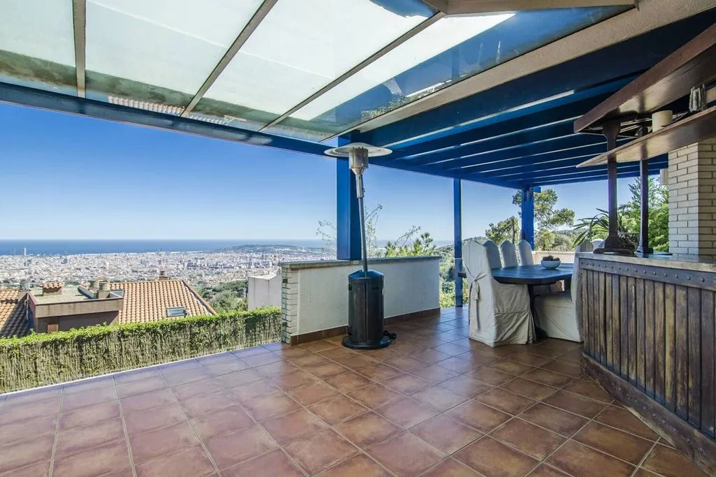 Terrass - Modern Tower with Sea View in Vallvidrera