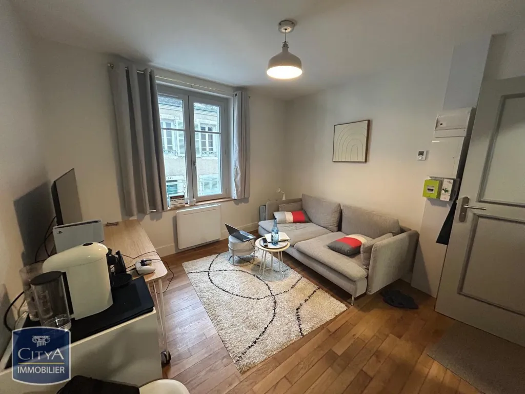 Soggiorno - Charming 2-Bedroom Apartment in Châteauroux