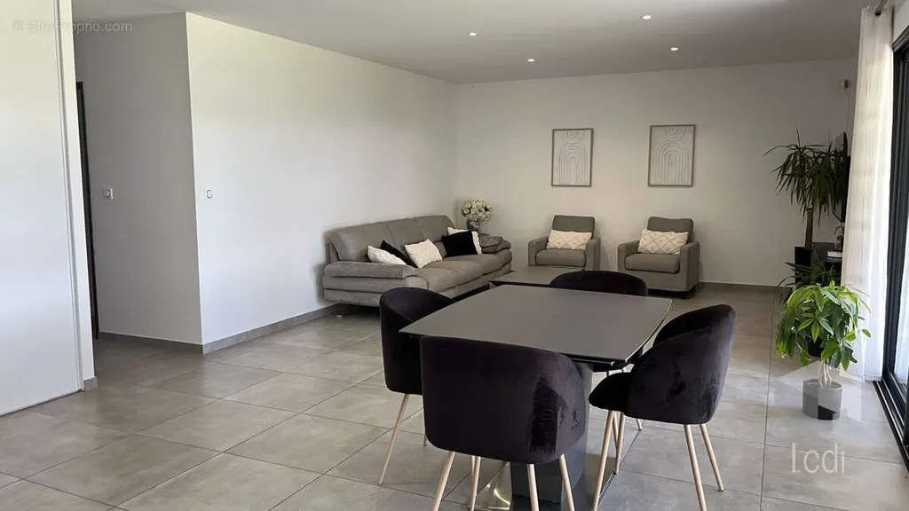 Sala da pranzo - Recent Flat-Plan House with Terrace in Montélimar