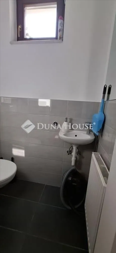 Salles de bain - Modern Flat with Balcony in Tettye, Pécs