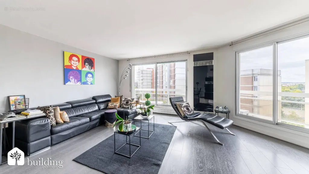 Séjour - Appartement 4 Pièces avec Balcon à Levallois-Perret