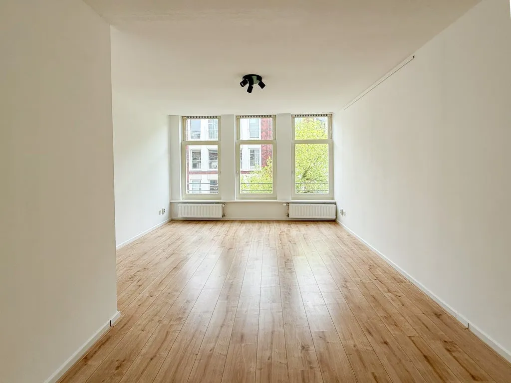 Pièces - Light 3-Bedroom Apartment in Central Amsterdam