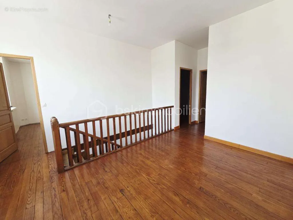Pièces - Appartement 7 pièces à Salies-De-Bearn