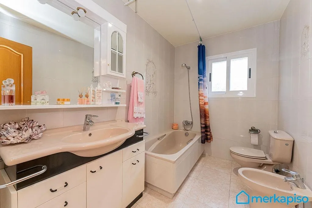 Salles de bain - Luxury House with Sea View in Gavà