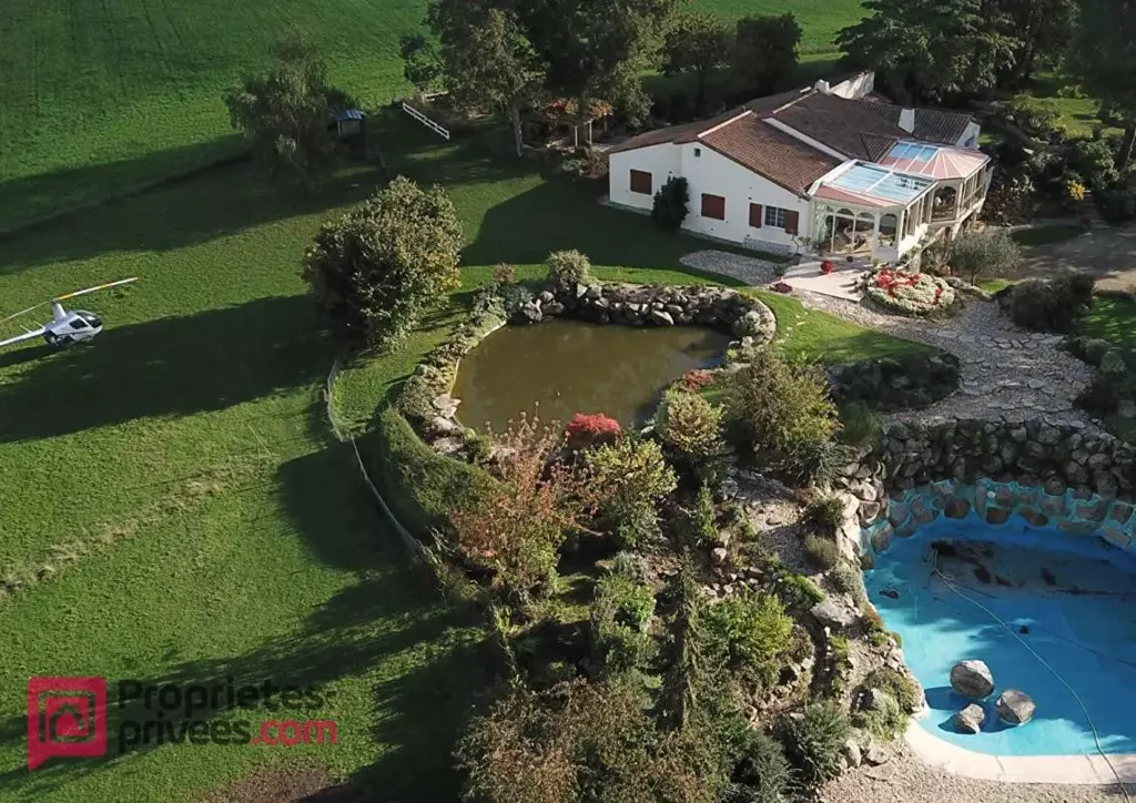 Õhuvaade - Architectural Villa with Lake View near Cholet