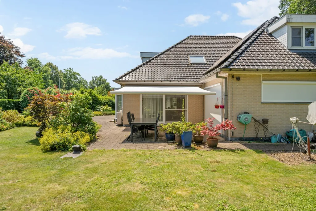 Garden - House with Garden View and Solar Panels in Kasterlee
