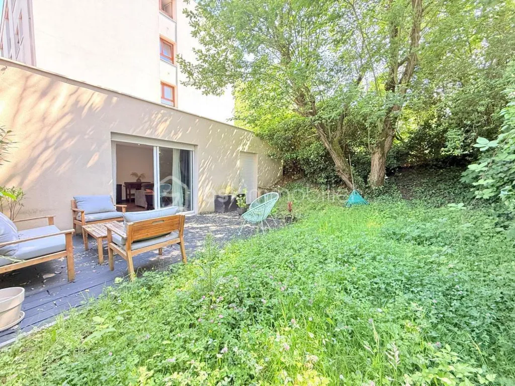 Aed - Flat with Private Garden in Verdant Residence