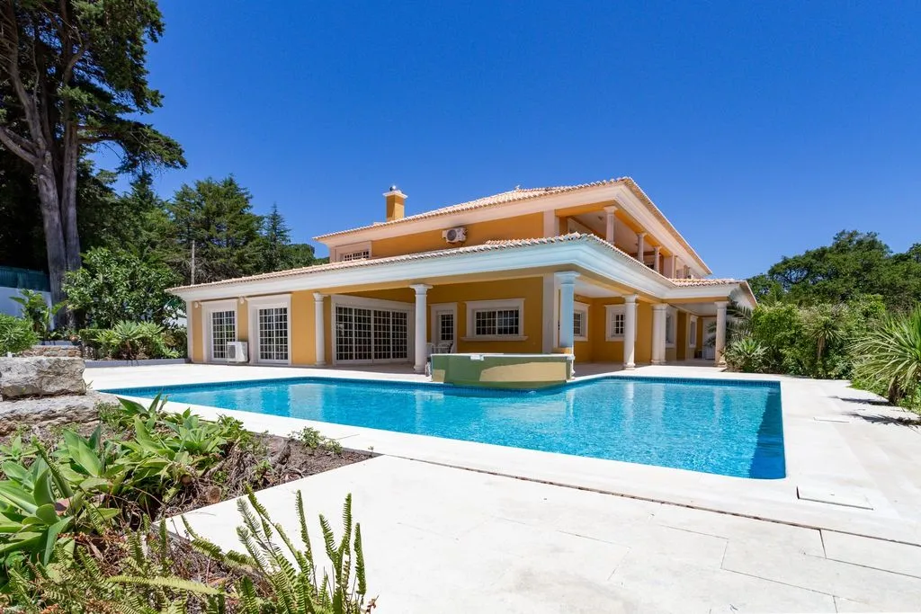Pool - Luxury Villa with Pool in Rio de Mouro