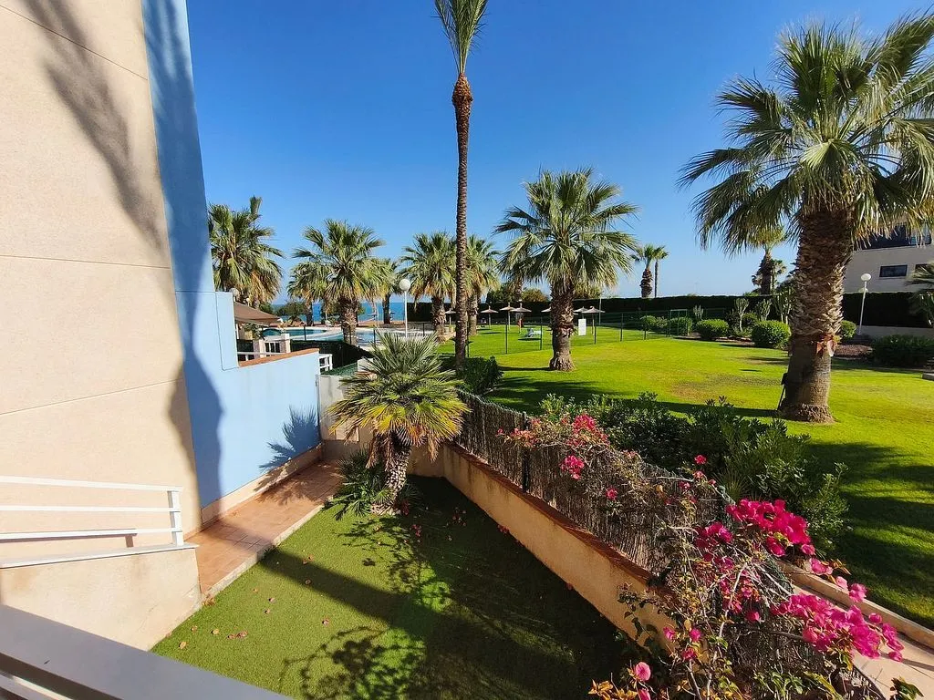 Seafront Apartment with Pool in Cabo Roig