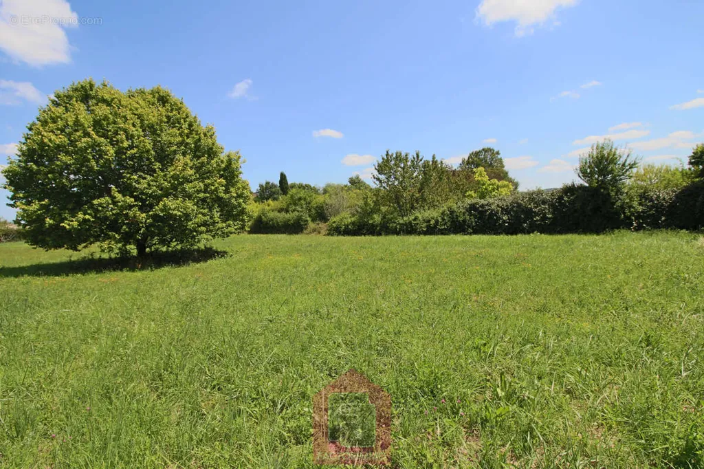 Jardin - Terrain Constructible sur les Hauteurs de Puy l'Évêque
