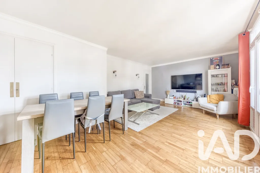 Séjour - Appartement 3 Pièces dans Résidence à Cachan
