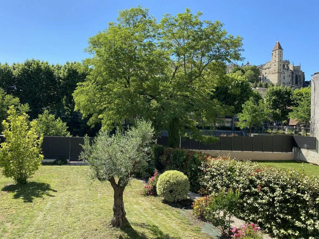 Aed - Luxury House with River View in Auch