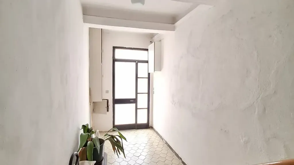 Esik - Restoration-Ready Apartment with Garden in Rovigo