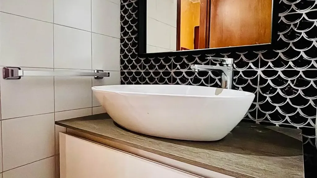 Salles de bain - Duplex Apartment with Lake View in Desenzano del Garda