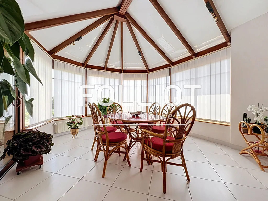 Salle à manger - Maison avec Vue Panoramique à Domjean