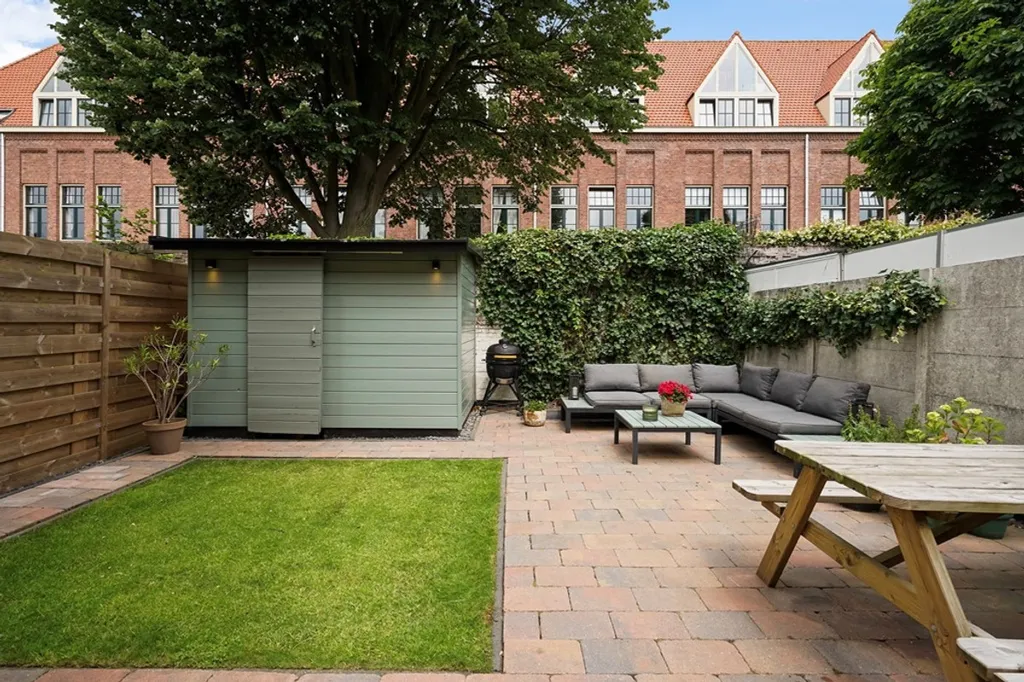 Jardin - Ground Floor Flat with Deep Garden in 's-Gravenhage