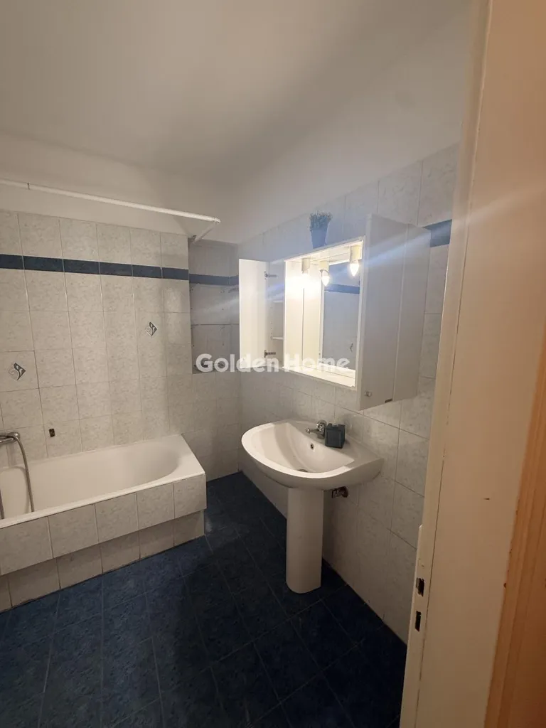 Salles de bain - Modern Flat with Balcony in Ampelokipoi