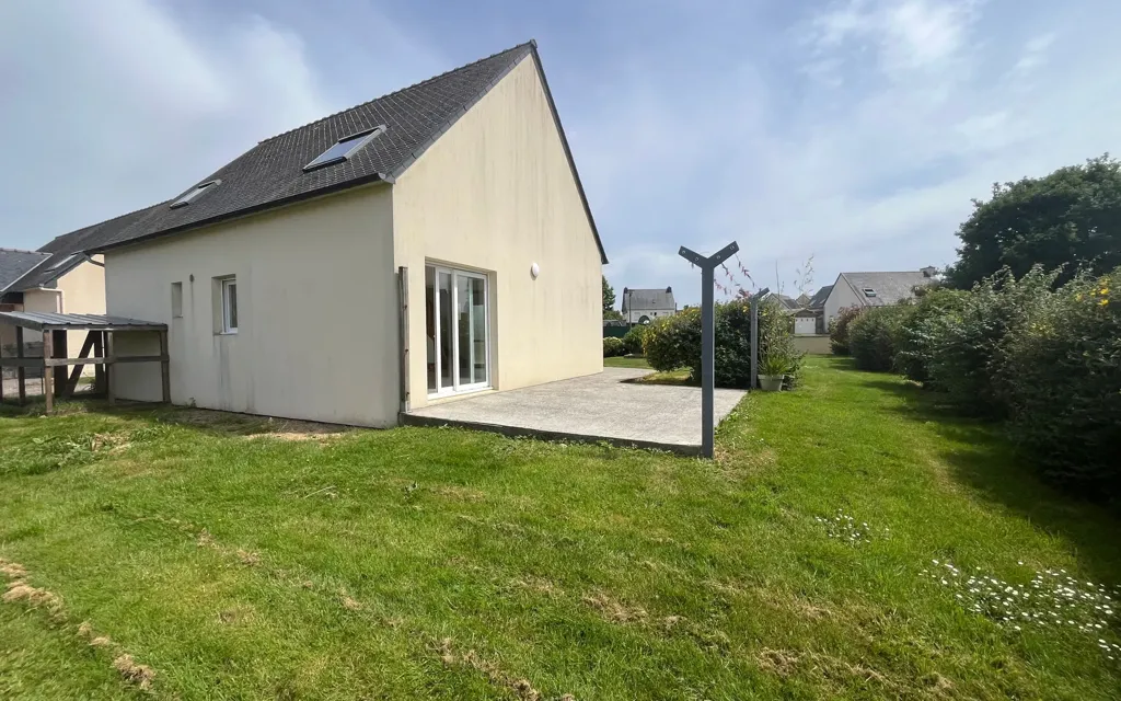 Giardino - 3-Bedroom House with Terrace in Plouigneau