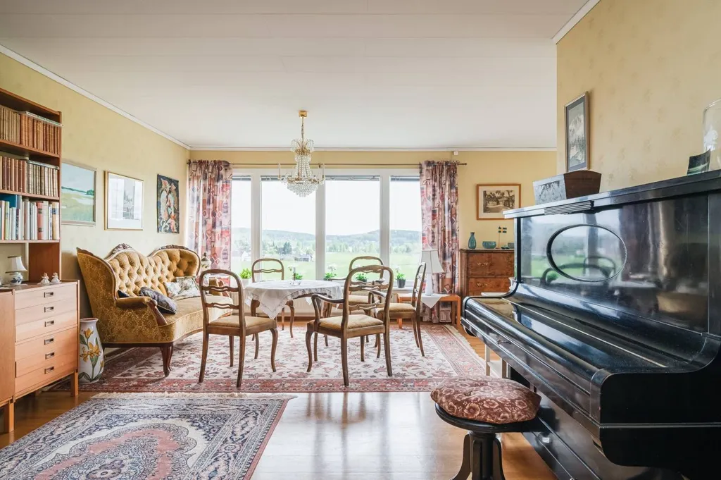 Elutuba - Villa with Lake View in Emaus