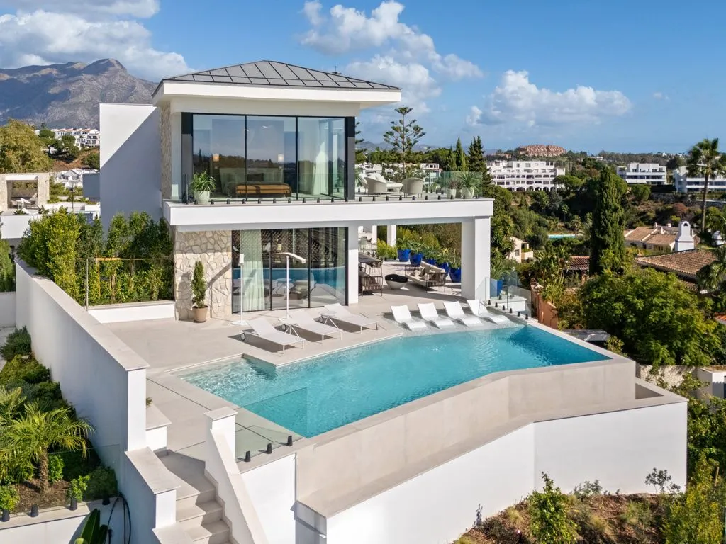 Piscine - Luxury Villa with Infinity Pool in La Quinta