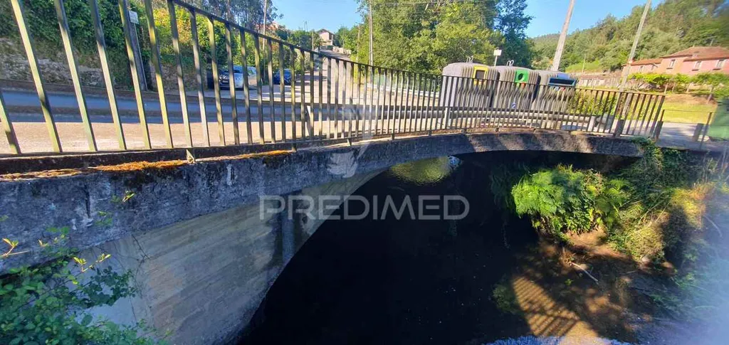 Urban Plot with River View in Lever