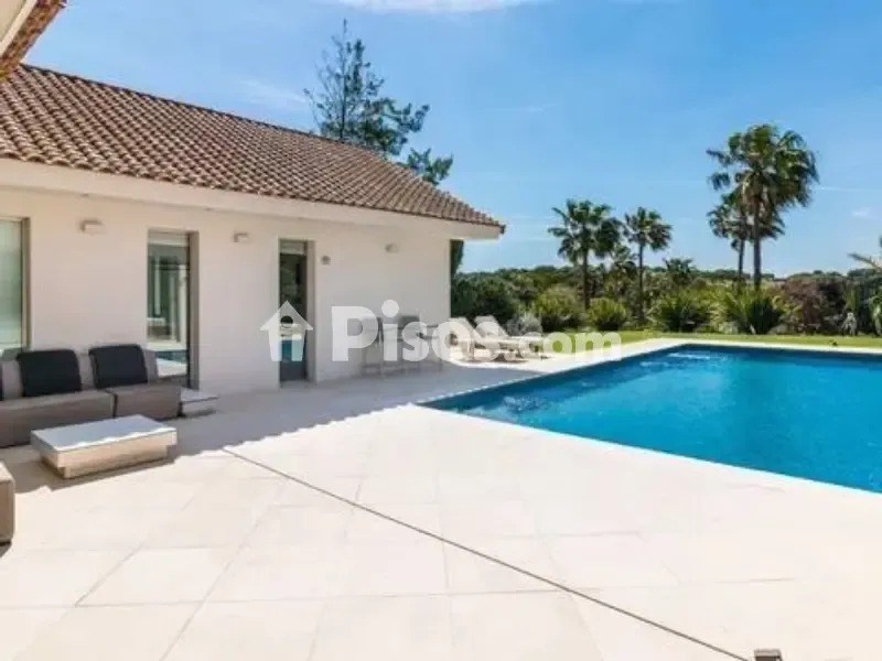 Bassein - Renovated Chalet with Pool in Sotogrande