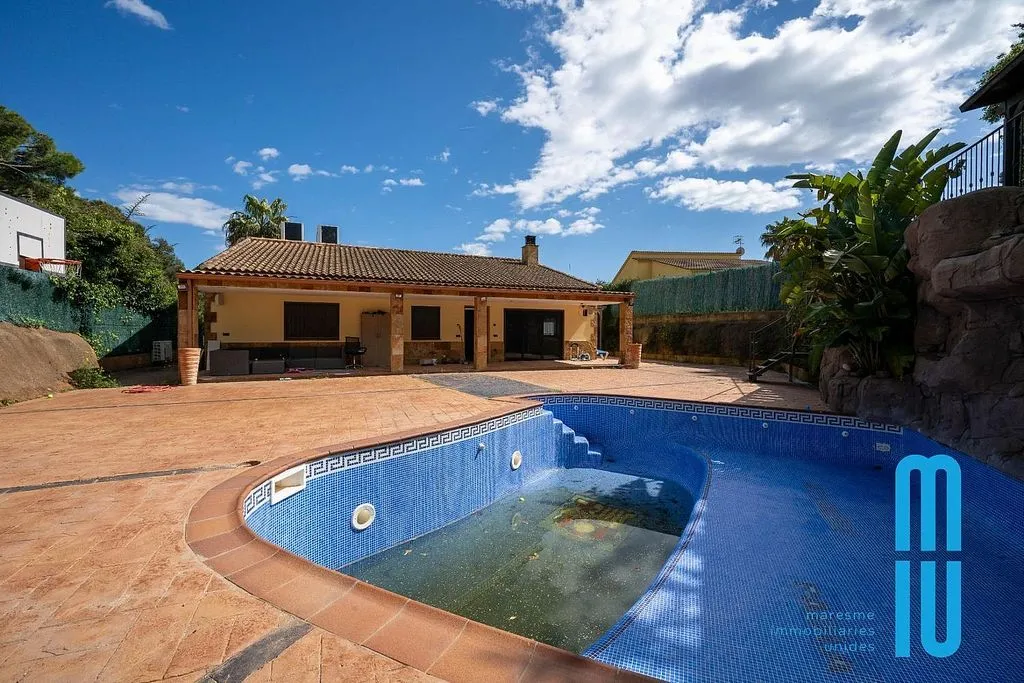 Bassein - Chalet with Pool and Terrace in Mas Mora
