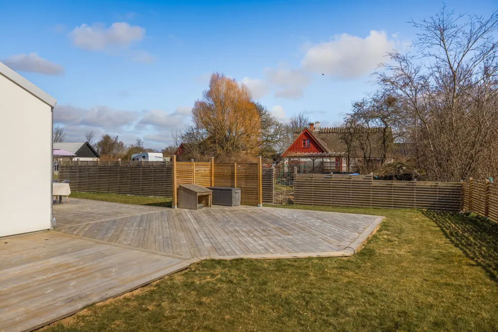Jardin - Modern Villa with Generous Light in Vallby