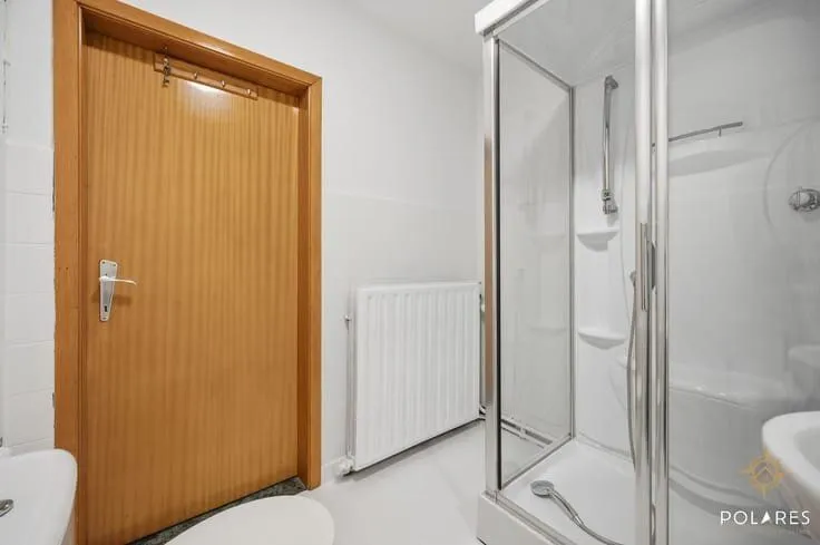 House with Separate Ground Floor Unit in Centre