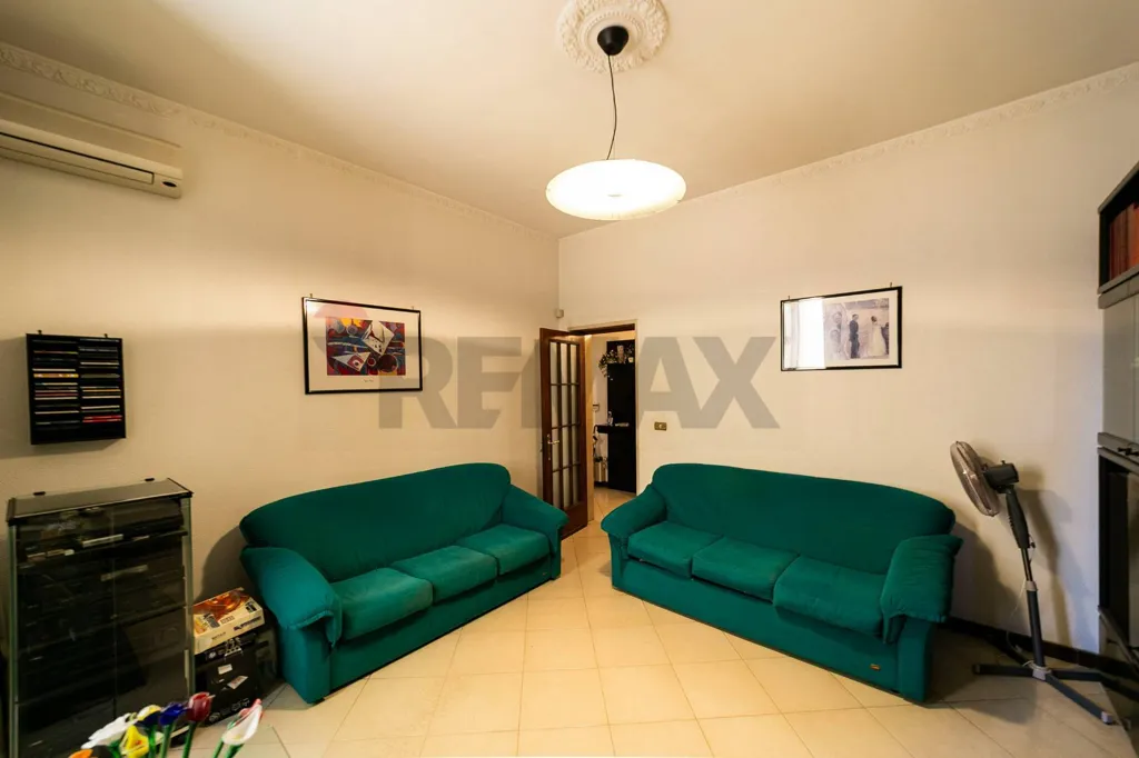 Séjour - Bright 3-Bedroom Apartment in Bari Centre