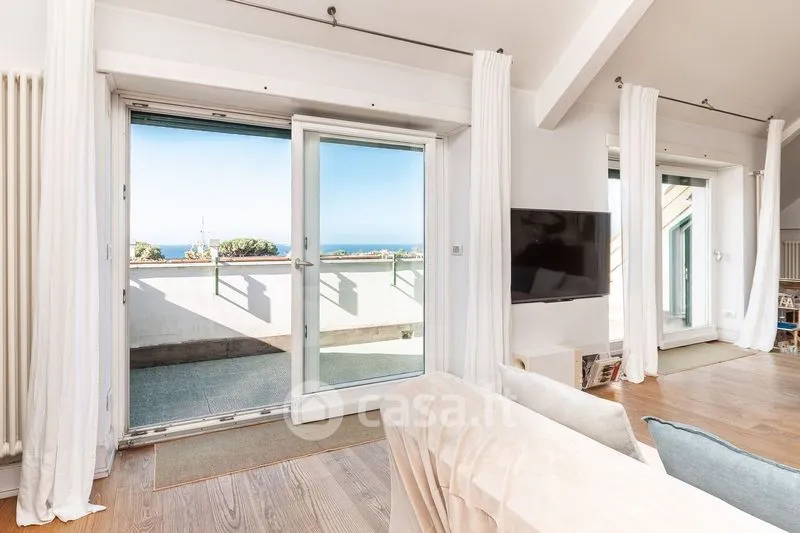 Elutuba - Penthouse with Panoramic Terraces in Genoa