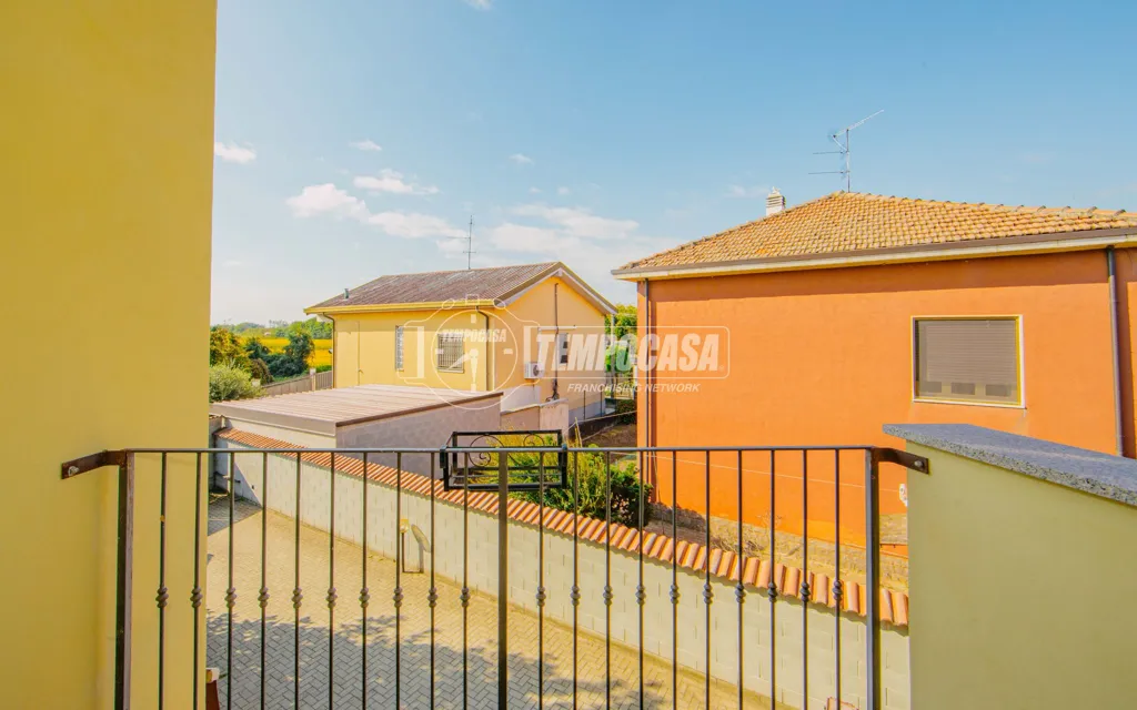 Balcon - Modern Villa with Private Garden in Vigevano