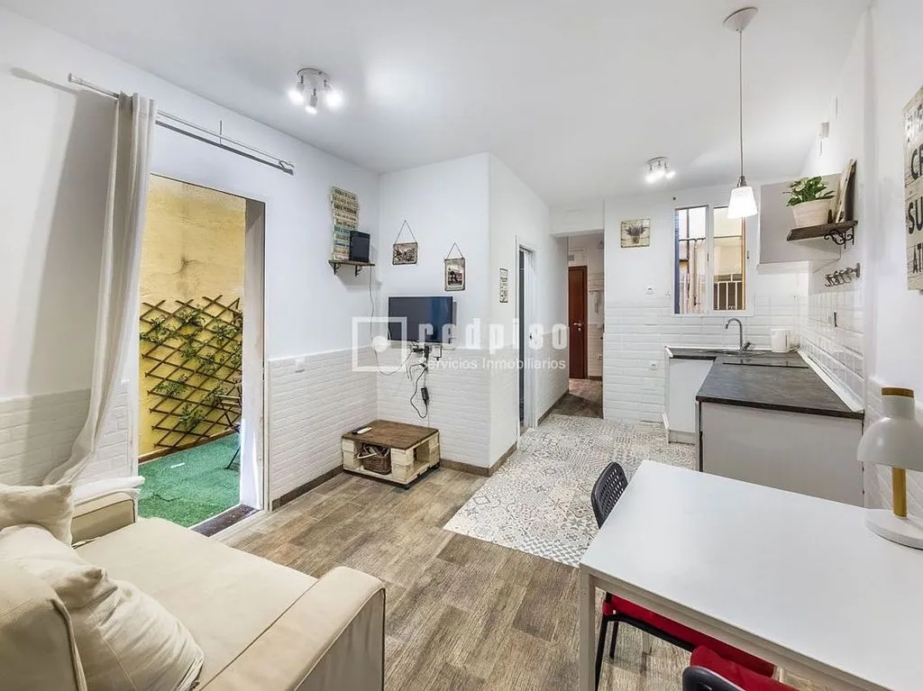 Elutuba - Apartment with Patio in Salitre, Madrid