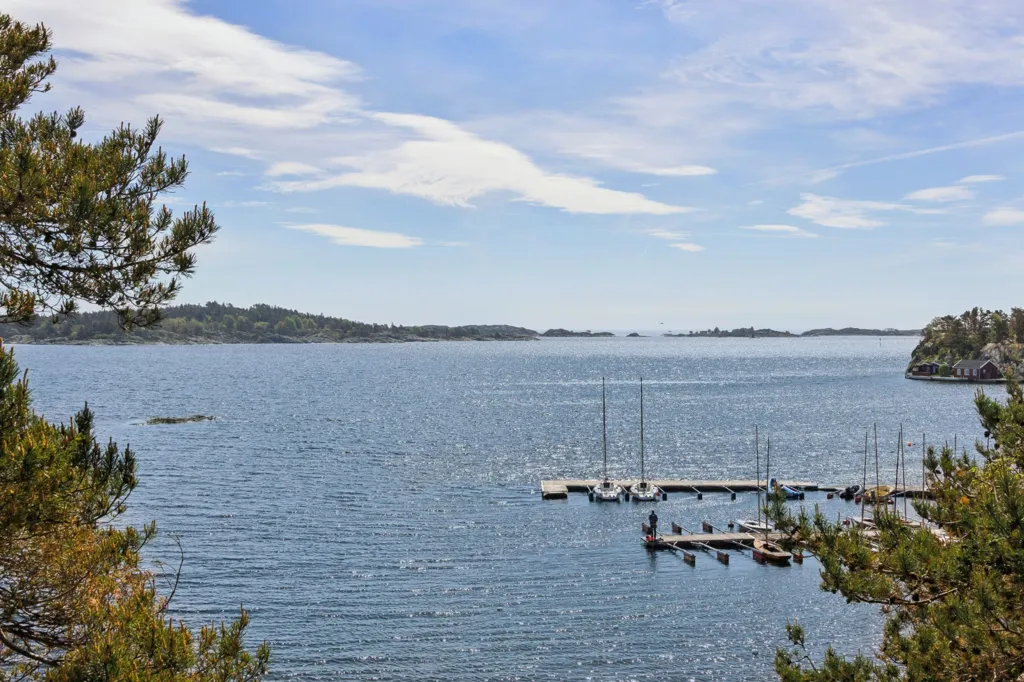 Jardin - Architectural Detached House with Private Pier in Groos
